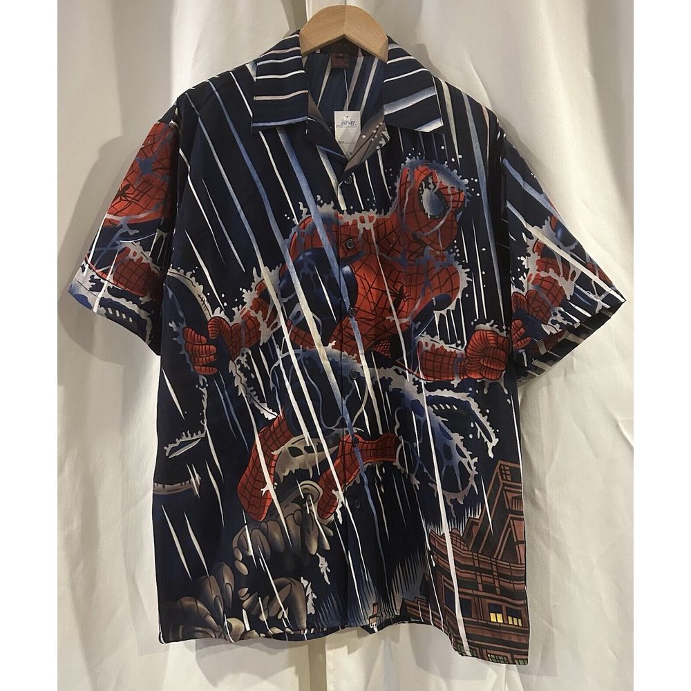 NWT SPIDERMAN BUTTON-UP SHIRT SIZE M 100%‎ POLYESTER